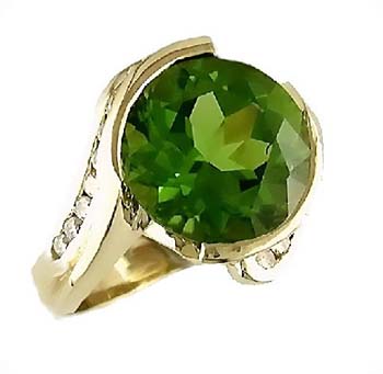 14kt AZ Peridot & Diamond Ring