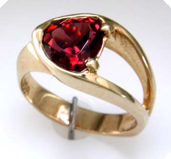 14kt Rhodolite Garnet 1202