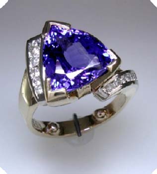 14kt Tanzanite & Diamond Ring